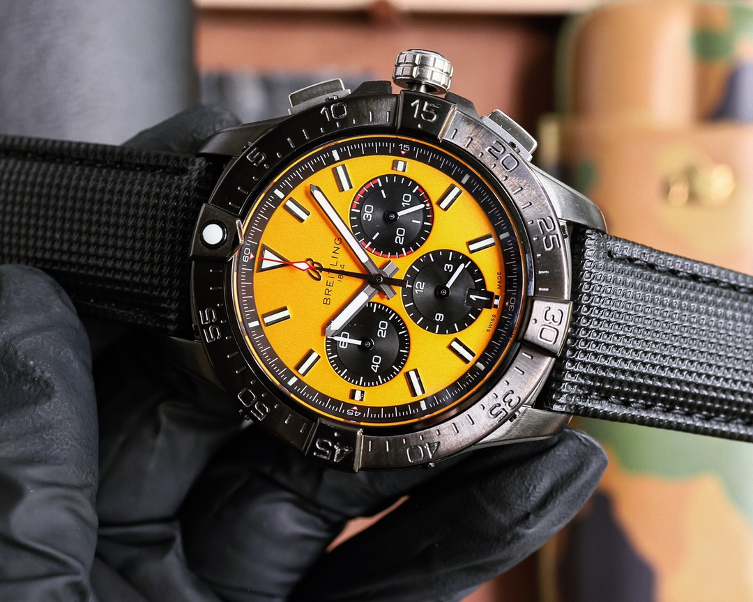 Breitling Avenger SB0147101I1X2